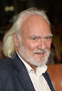 How tall is Kenneth Welsh?